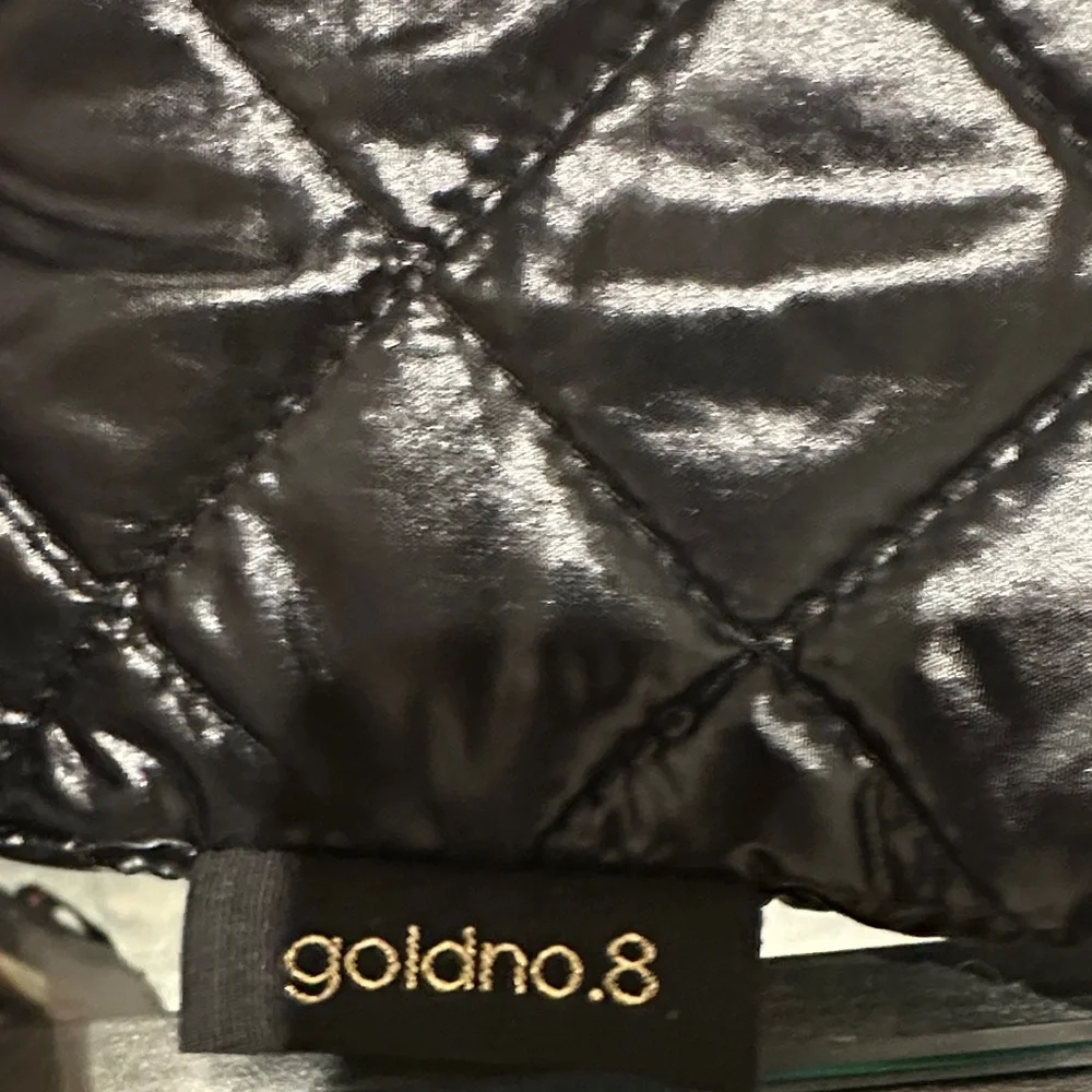 Elegant Black Quilted Crossbody Bag - Picture 3 of 7